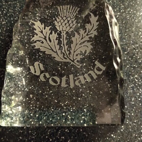Burns Crystal New Boxed fancy thistle SCOTLAND standing stone rock sides Gift - Picture 6 of 8